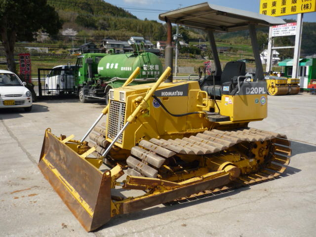 中古建設機械 中古 コマツ KOMATSU ブルドーザ  D20PL-7E