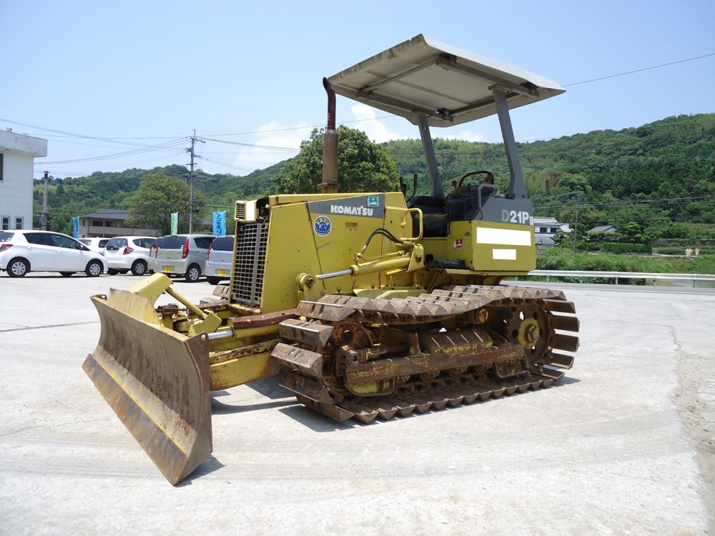 中古建設機械 中古 コマツ KOMATSU ブルドーザ  D21P-7