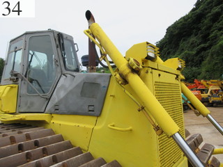 中古建設機械 中古 コマツ KOMATSU ブルドーザ  D65P-12