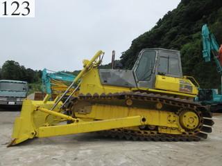 中古建設機械 中古 コマツ KOMATSU ブルドーザ  D65P-12