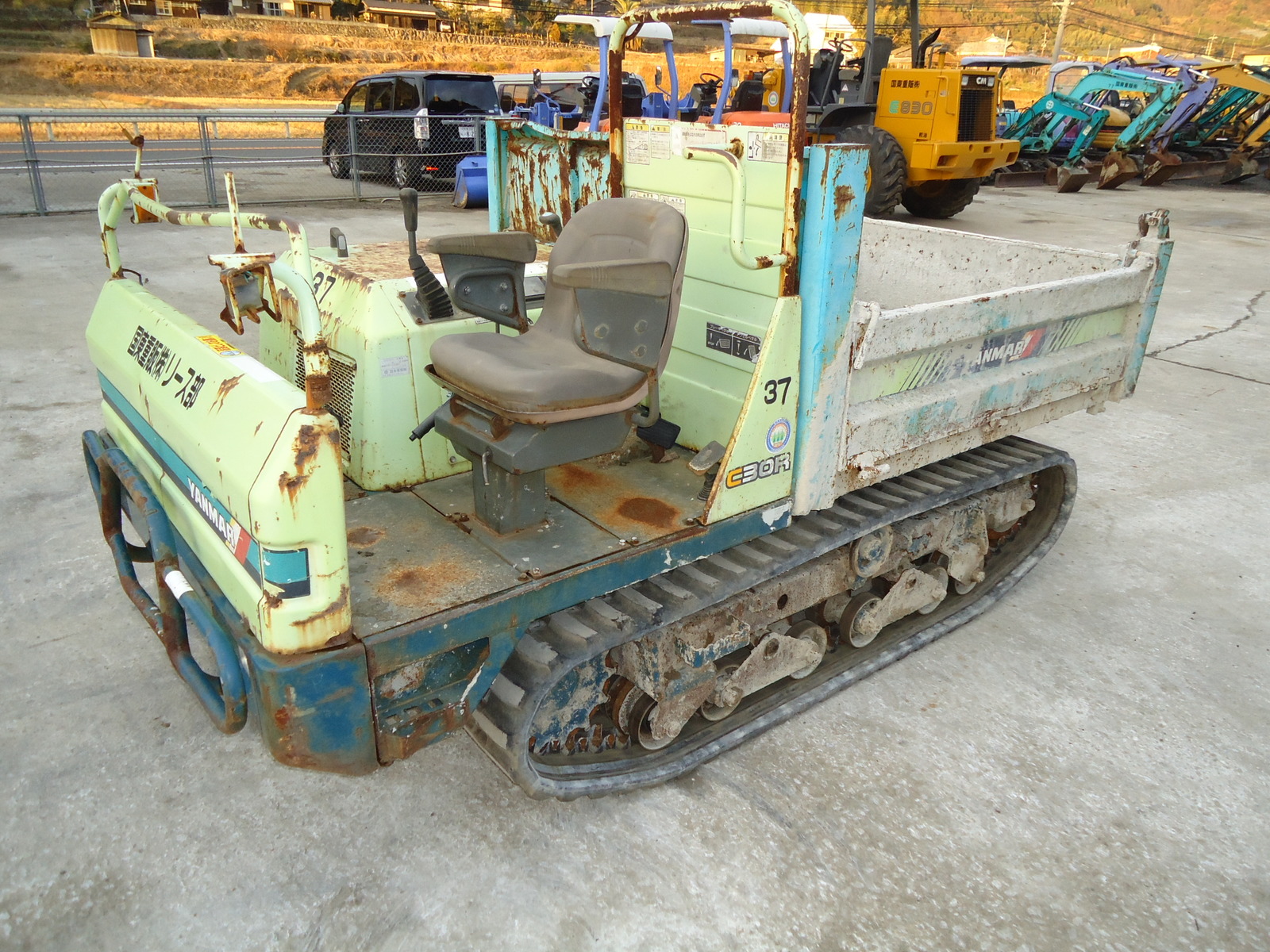 Used Construction Machine Used YANMAR YANMAR Crawler carrier Crawler Dump C30R-1