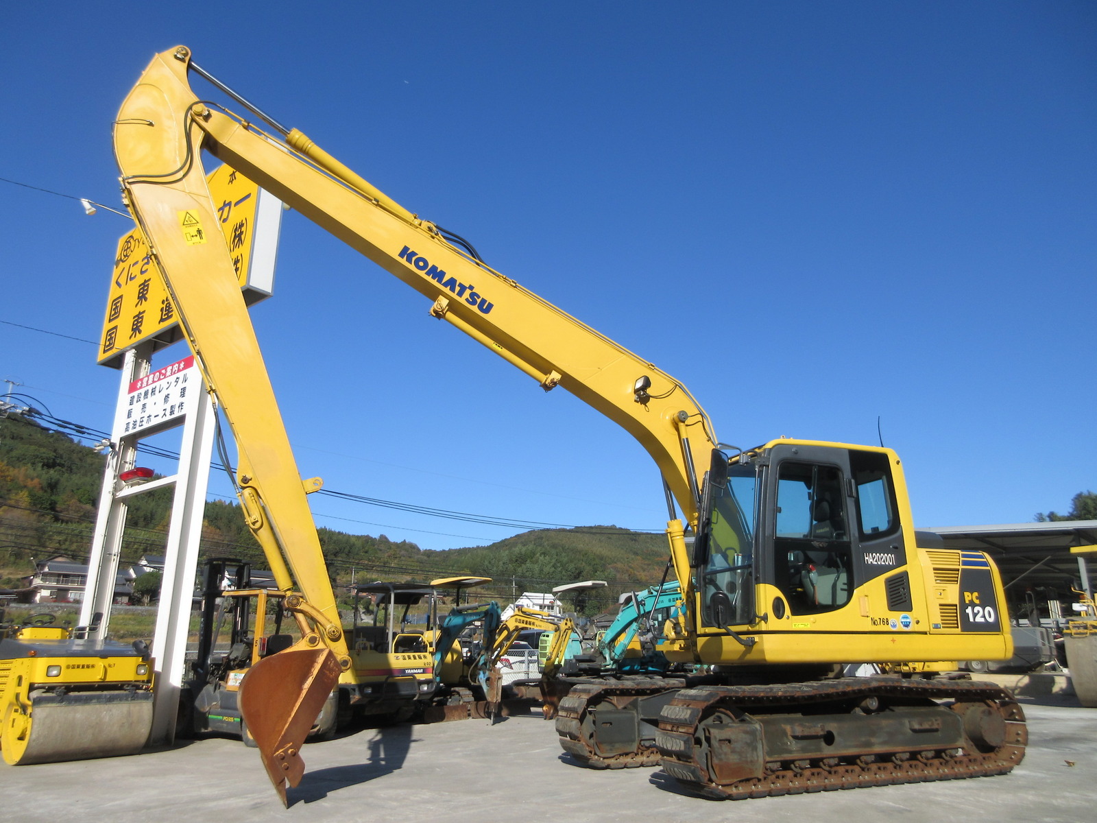 中古建設機械 中古 コマツ KOMATSU 油圧ショベル・バックホー ０．４－０．５立米 PC120-8