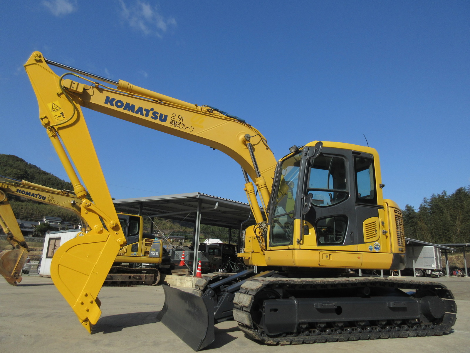 中古建設機械 中古 コマツ KOMATSU 油圧ショベル・バックホー ０．４－０．５立米 PC138US-8