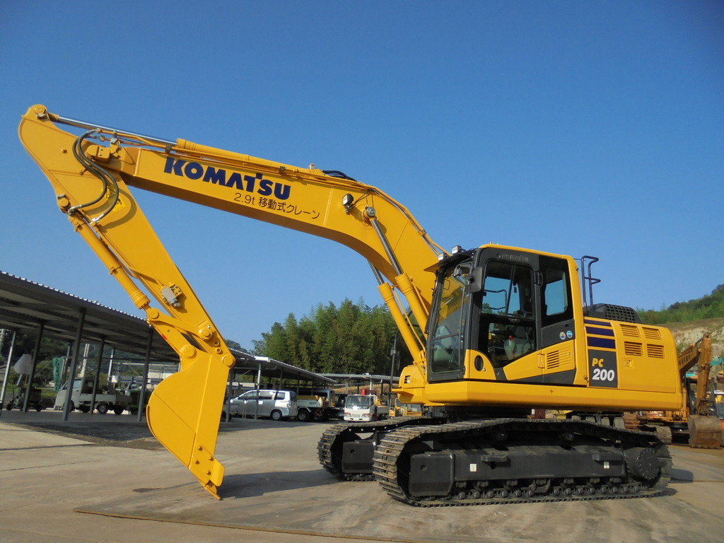 中古建設機械 中古 コマツ KOMATSU 油圧ショベル・バックホー ０．７－０．９立米 PC200-10