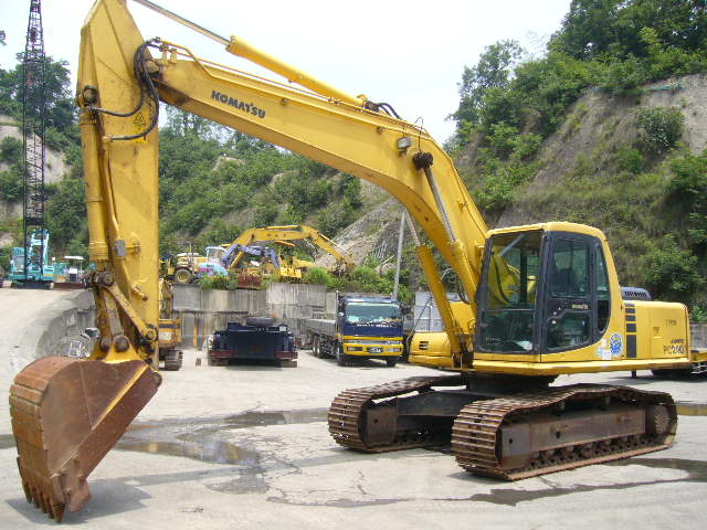 中古建設機械 中古 コマツ KOMATSU 油圧ショベル・バックホー ０．７－０．９立米 PC200-6E