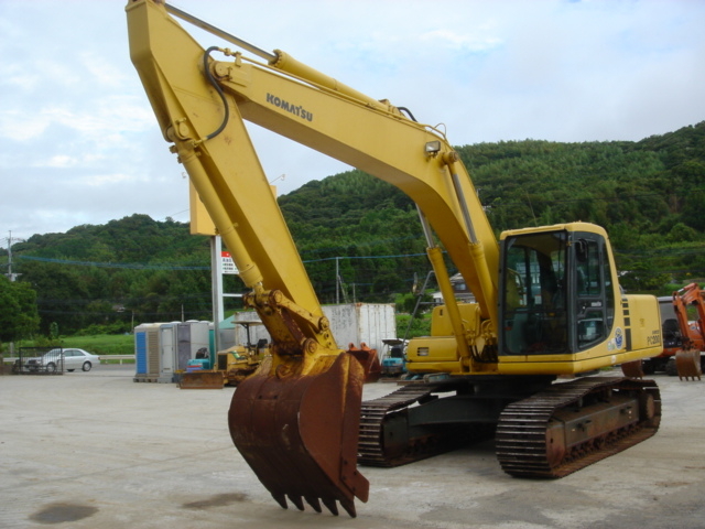 中古建設機械 中古 コマツ KOMATSU 油圧ショベル・バックホー ０．７－０．９立米 PC200-6ZE