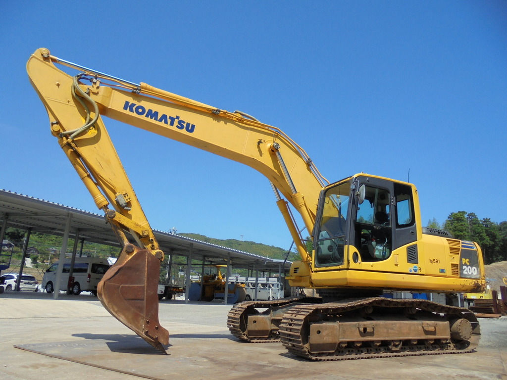 中古建設機械 中古 コマツ KOMATSU 油圧ショベル・バックホー ０．７－０．９立米 PC200-8N1