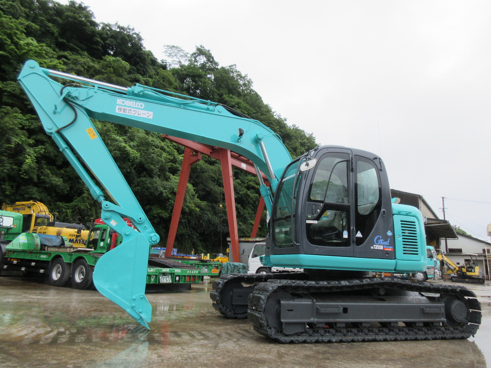 中古建設機械 中古 コベルコ建機 KOBELCO 油圧ショベル・バックホー ０．４－０．５立米 SK135SR-1ES