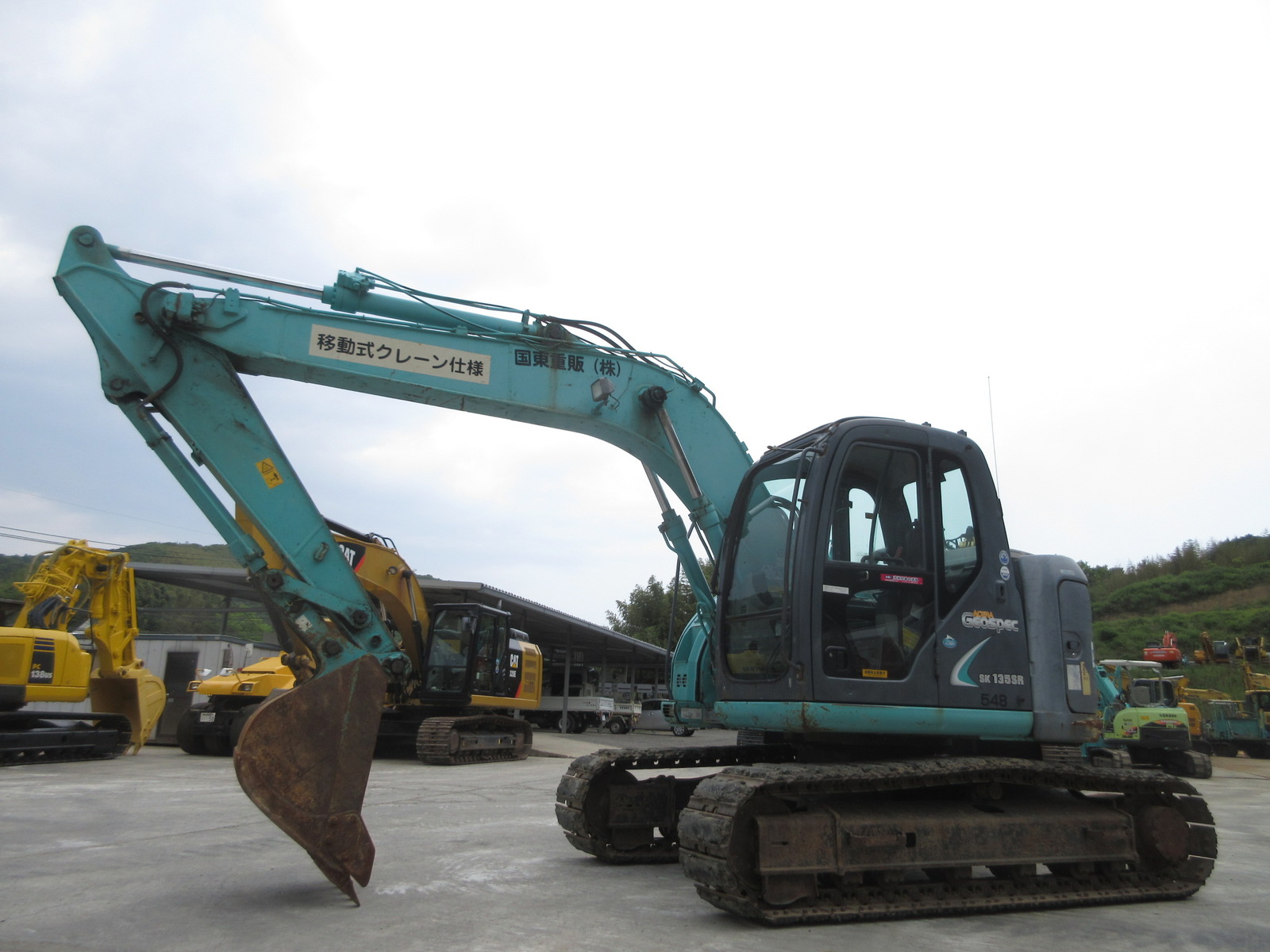 中古建設機械 中古 コベルコ建機 KOBELCO 油圧ショベル・バックホー ０．４－０．５立米 SK135SR-2