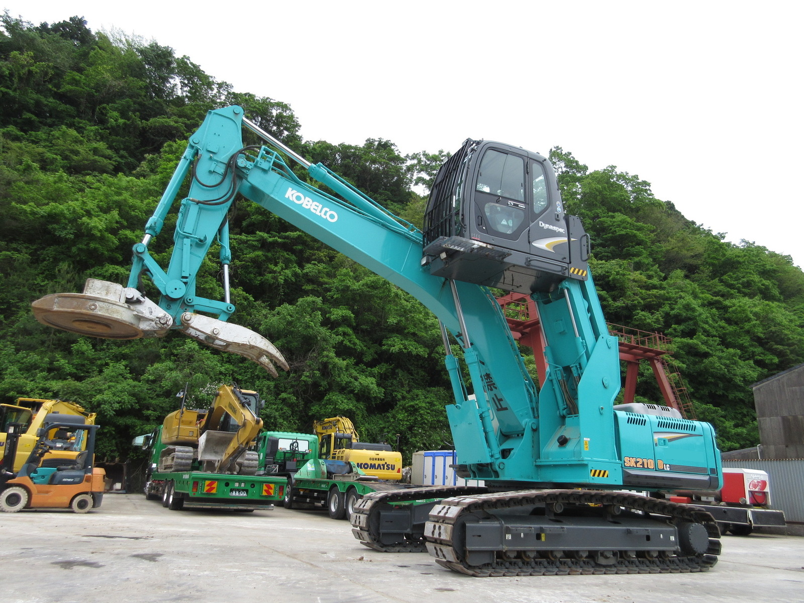 Used Construction Machine Used KOBELCO KOBELCO Material Handling / Recycling excavators Magnet Ace SK210DLC-8