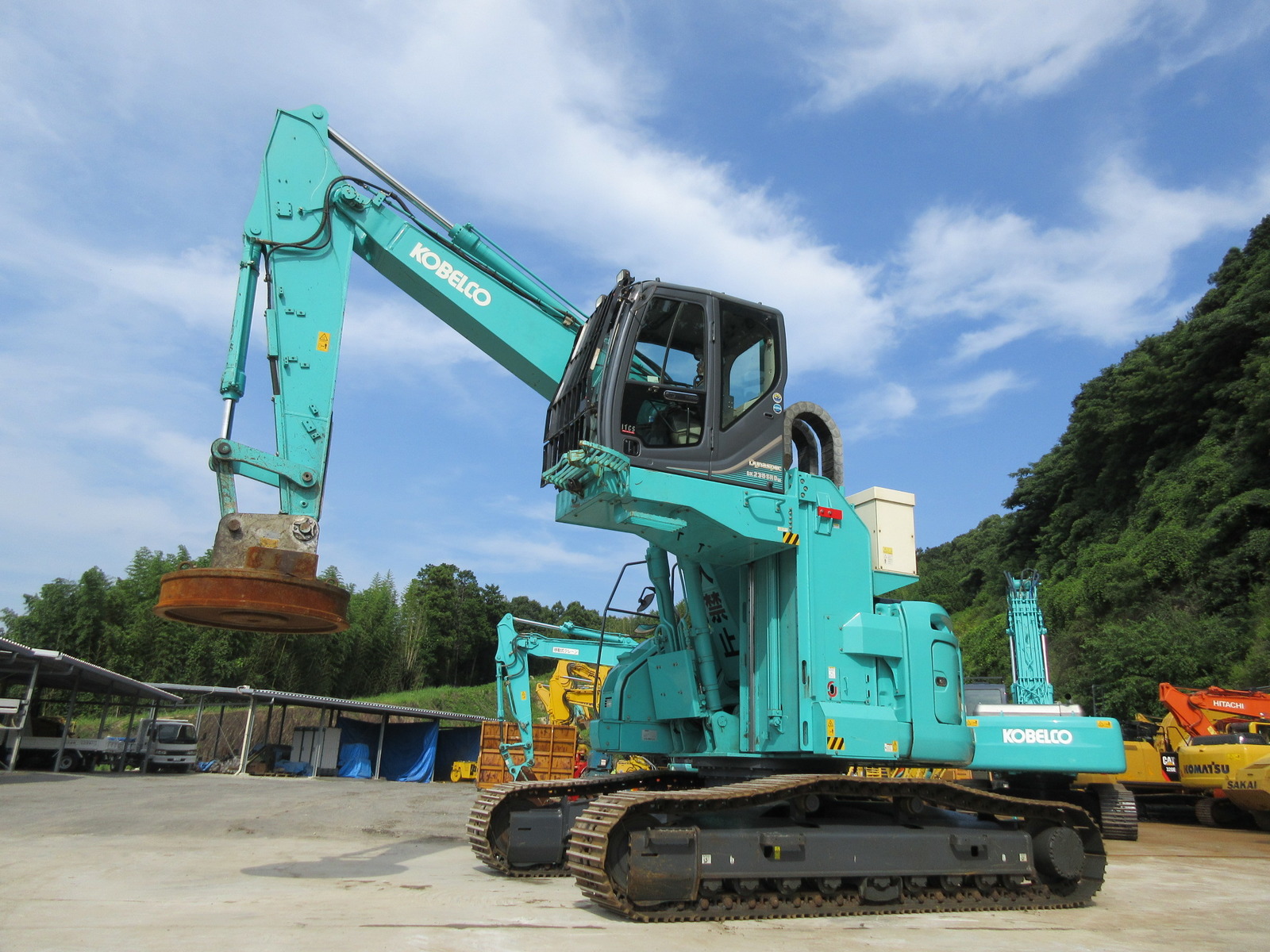 Used Construction Machine Used KOBELCO KOBELCO Material Handling / Recycling excavators Magnet SK235SRDLC-3