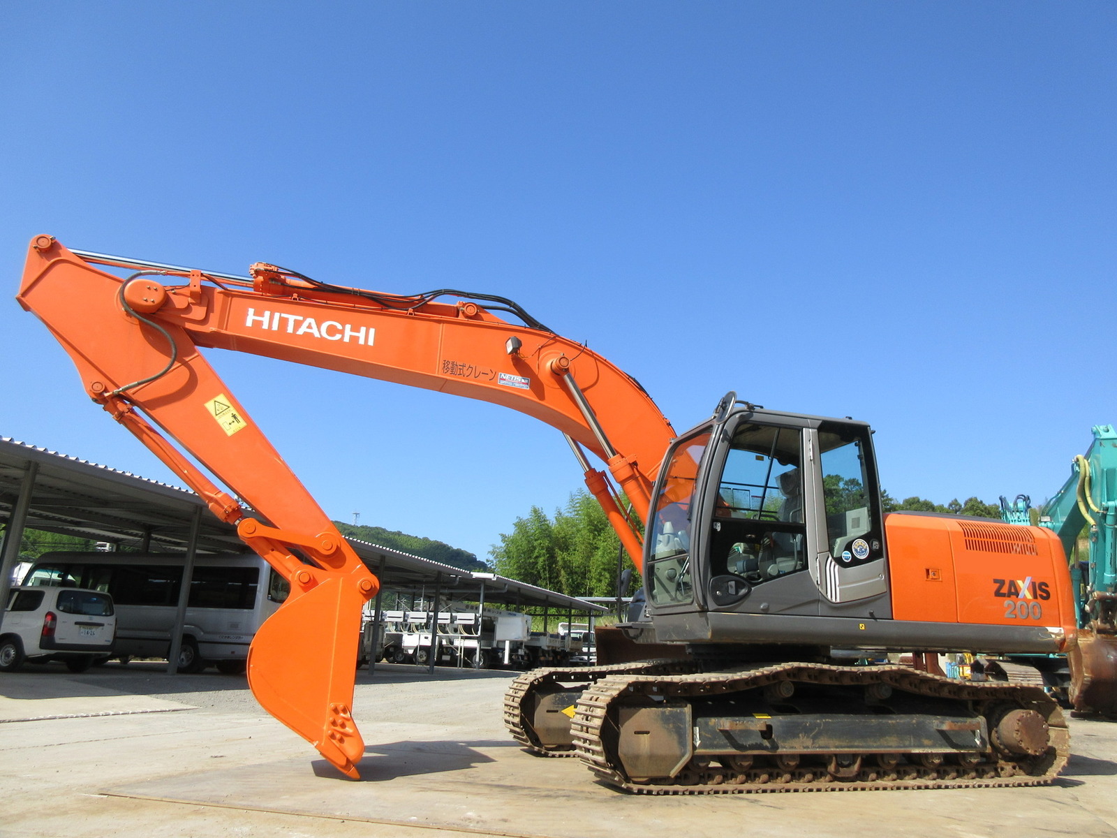 中古建設機械 中古 日立建機 HITACHI 油圧ショベル・バックホー ０．７－０．９立米 ZX200-3