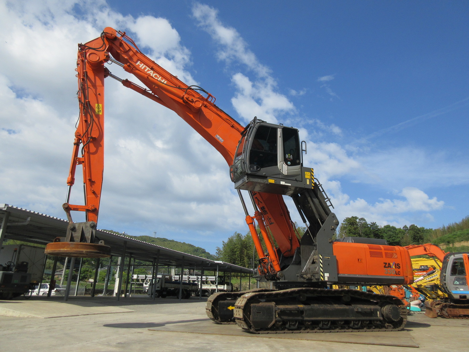 Used Construction Machine Used HITACHI HITACHI Material Handling / Recycling excavators Magnet ZX330LC-3