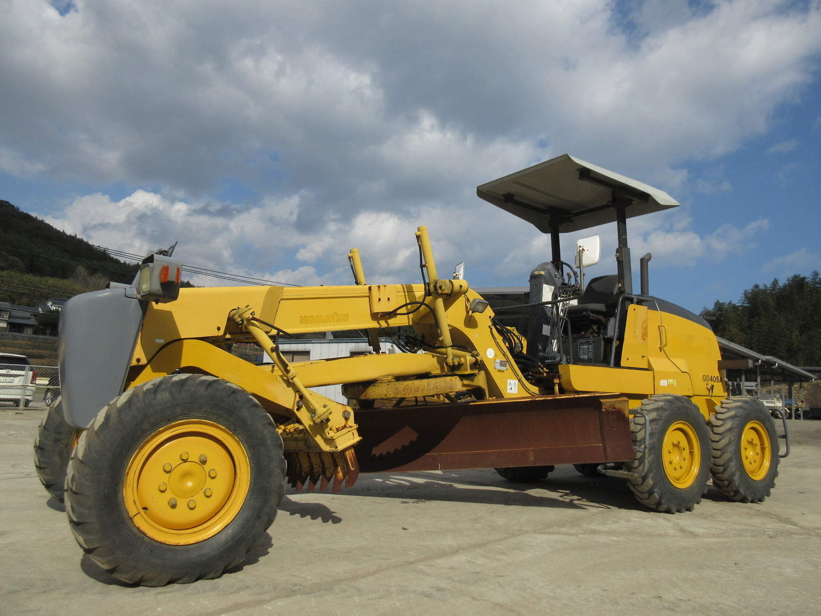 中古建設機械 中古 コマツ KOMATSU モーターグレーダー アーティキュレート式 GD405A-3