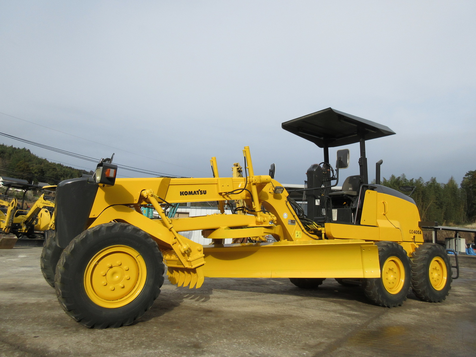 中古建設機械 中古 コマツ KOMATSU モーターグレーダー アーティキュレート式 GD405A-3