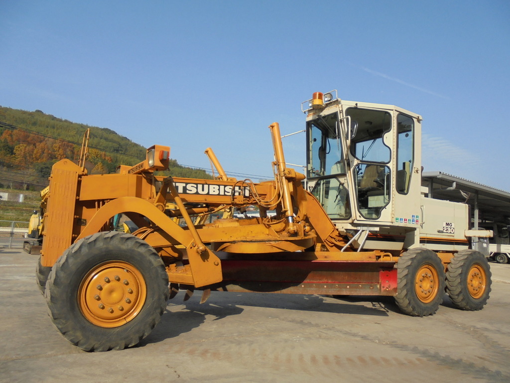 Used Construction Machine Used MITSUBISHI MITSUBISHI Grader Articulated frame MG230