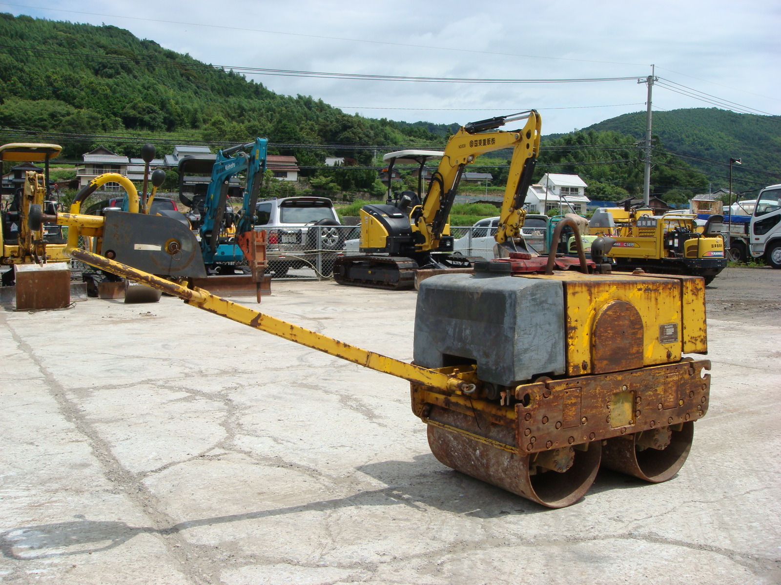 中古建設機械 中古 ボーマク BOMAG ローラー ハンドガイドローラー BW61YS