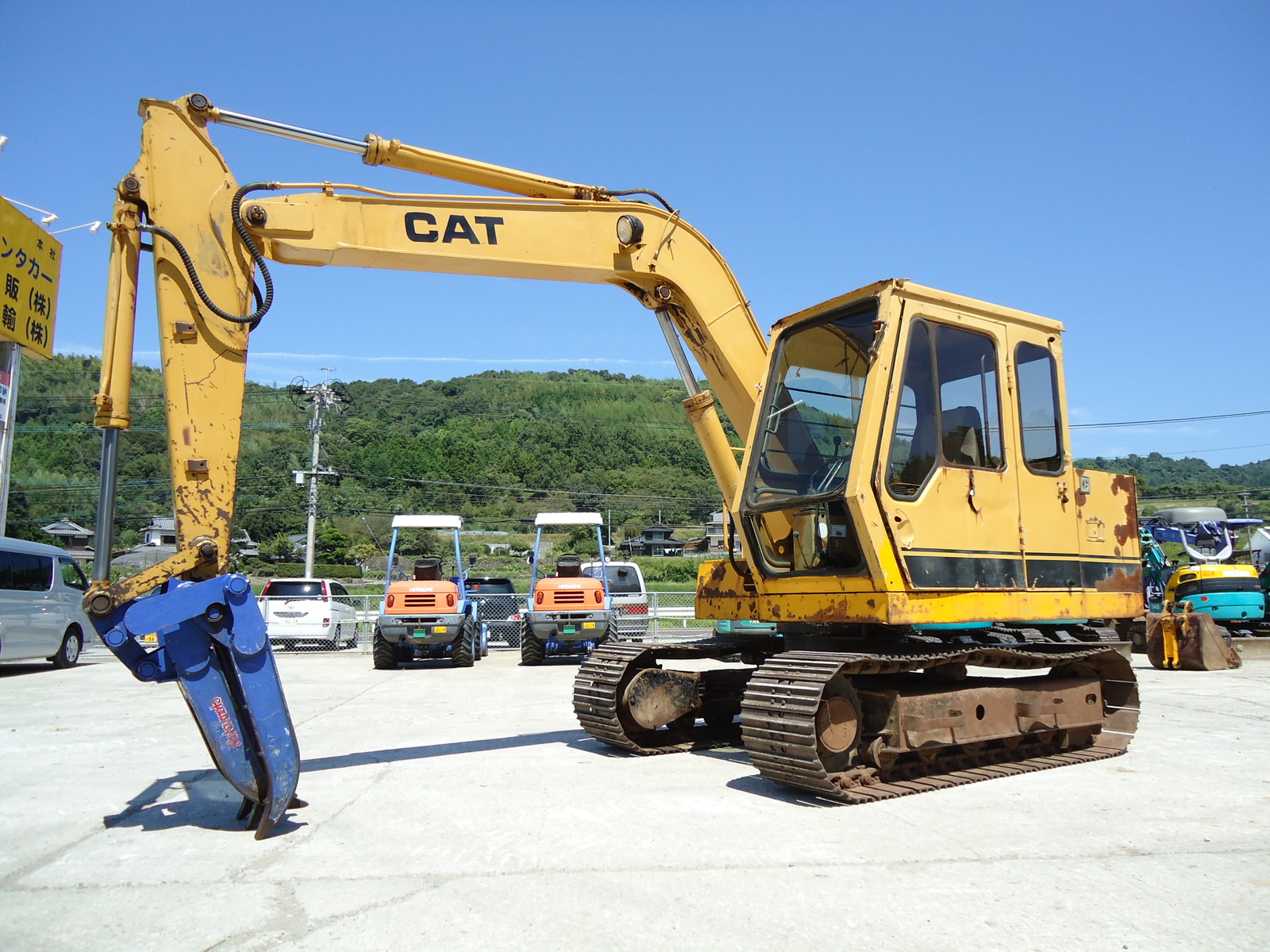 中古建設機械 中古 キャタピラー CAT 油圧ショベル・バックホー ０．２－０．３立米 E70