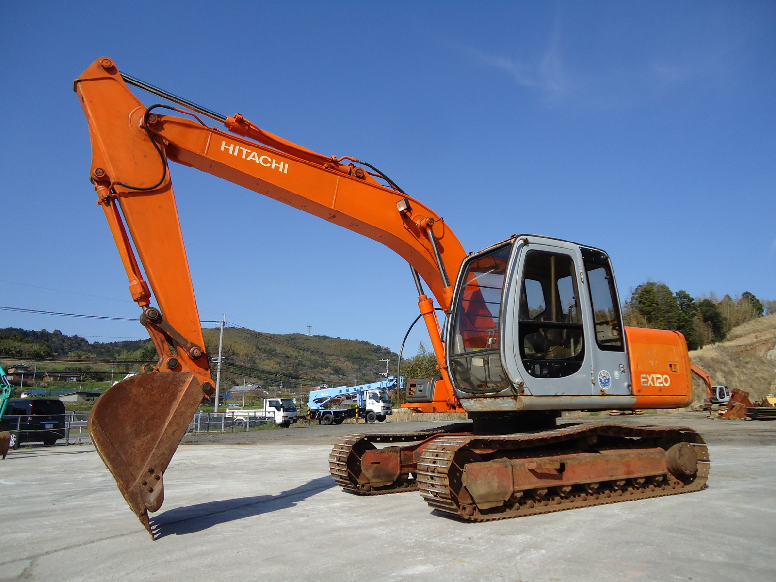 中古建設機械 中古 日立建機 HITACHI 油圧ショベル・バックホー ０．４－０．５立米 EX120-5Z