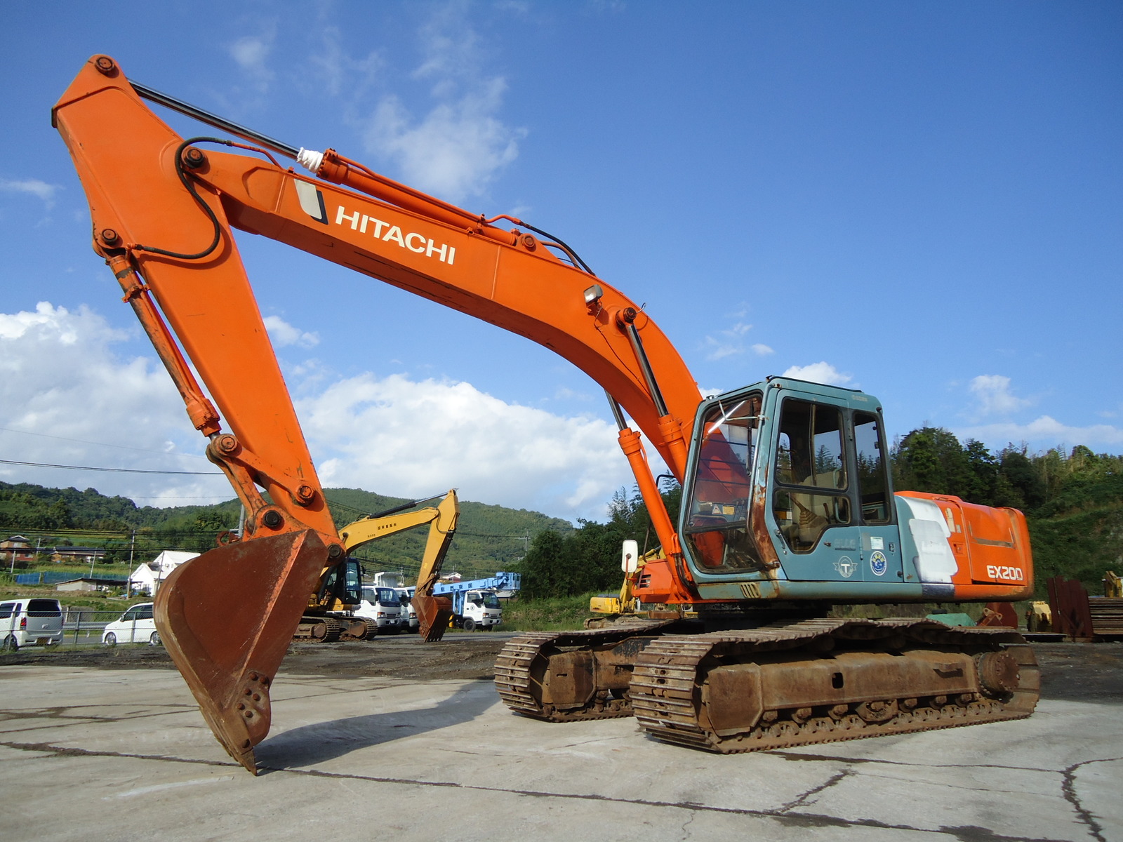 中古建設機械 中古 日立建機 HITACHI 油圧ショベル・バックホー ０．７－０．９立米 EX200-3