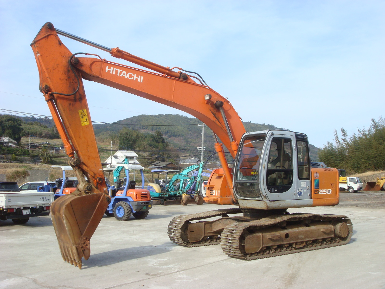 中古建設機械 中古 日立建機 HITACHI 油圧ショベル・バックホー ０．７－０．９立米 EX225USR