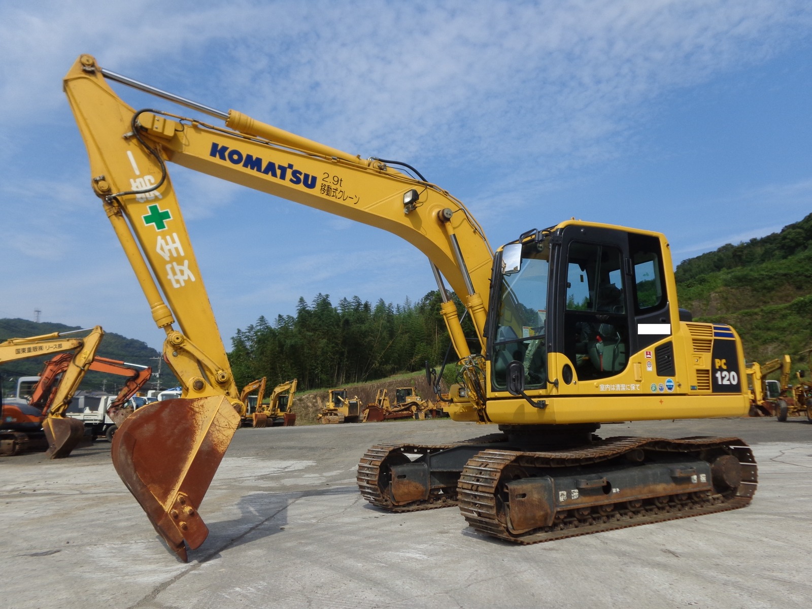 中古建設機械 中古 コマツ KOMATSU 油圧ショベル・バックホー ０．４－０．５立米 PC120-8