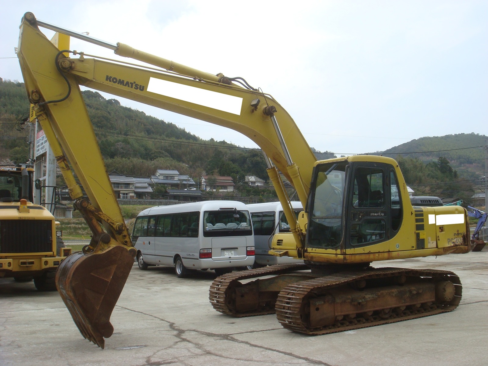 中古建設機械 中古 コマツ KOMATSU 油圧ショベル・バックホー ０．７－０．９立米 PC200-6E