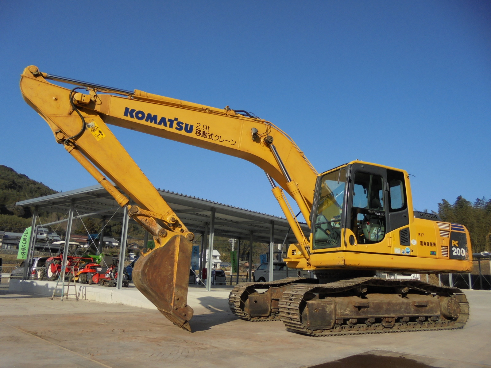 中古建設機械 中古 コマツ KOMATSU 油圧ショベル・バックホー ０．７－０．９立米 PC200-8N1