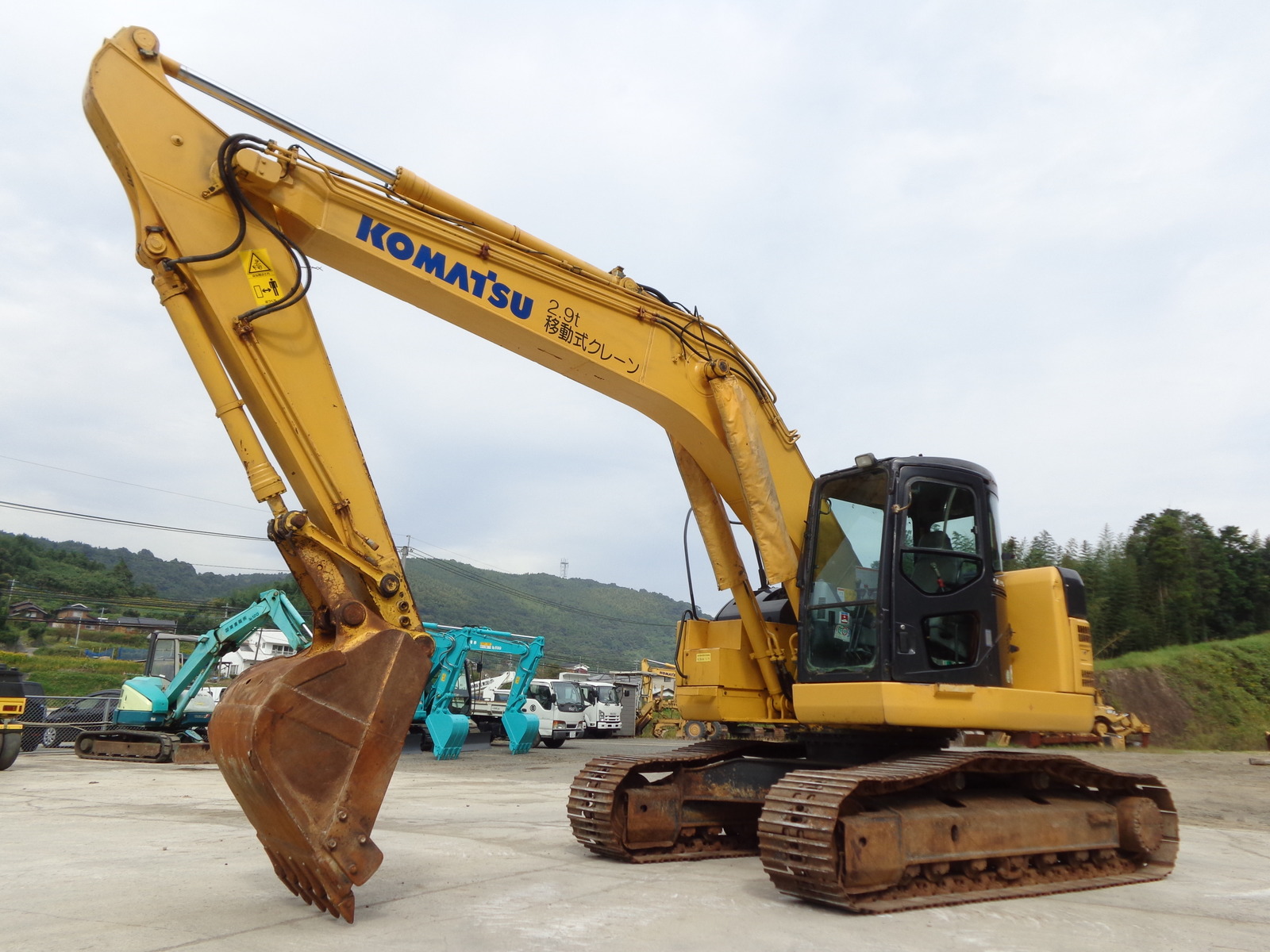 中古建設機械 中古 コマツ KOMATSU 油圧ショベル・バックホー ０．７－０．９立米 PC228US-3N0