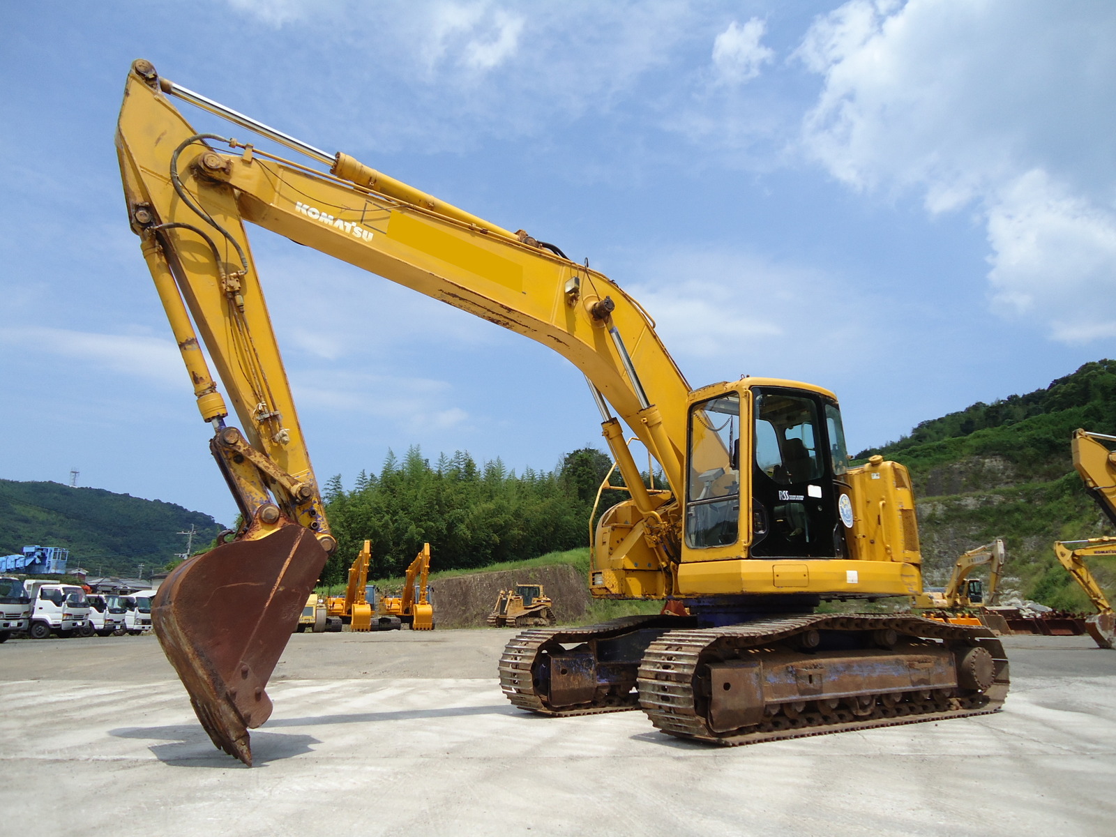 中古建設機械 中古 コマツ KOMATSU 油圧ショベル・バックホー ０．７－０．９立米 PC228UU-1