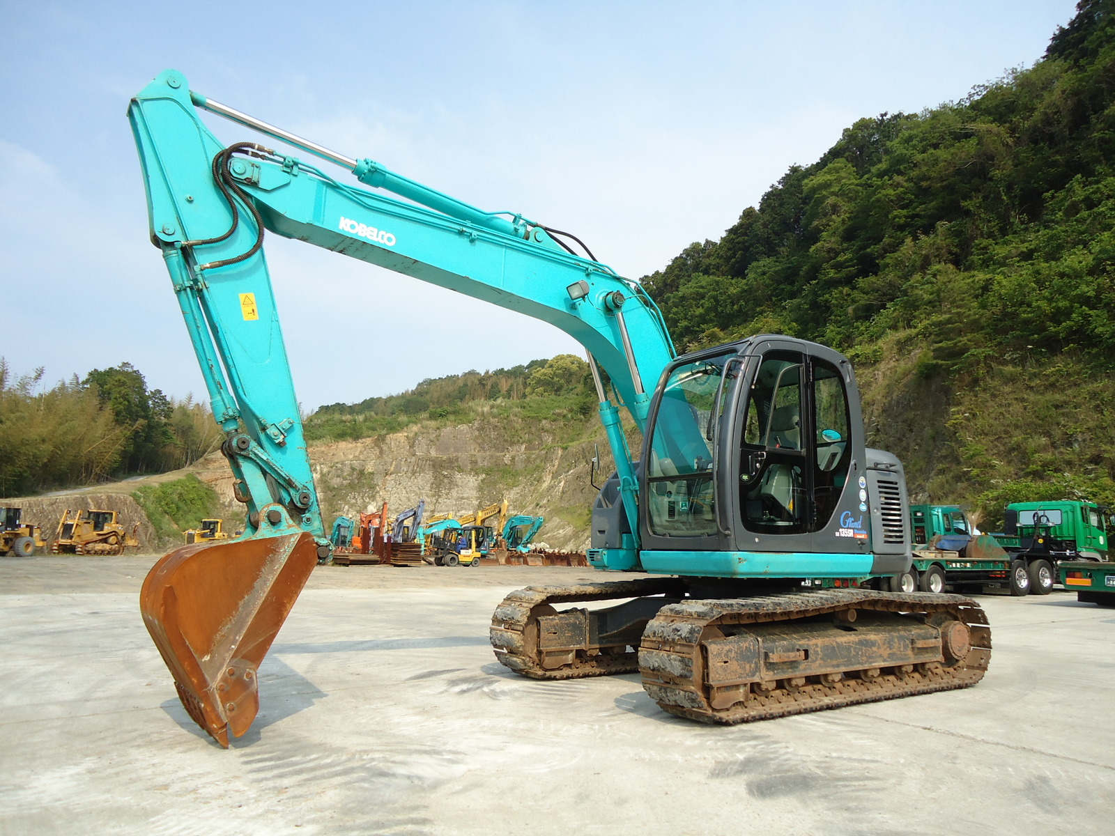 中古建設機械 中古 神鋼コベルコ建機 KOBELCO 油圧ショベル・バックホー ０．４－０．５立米 SK135SR-1ES