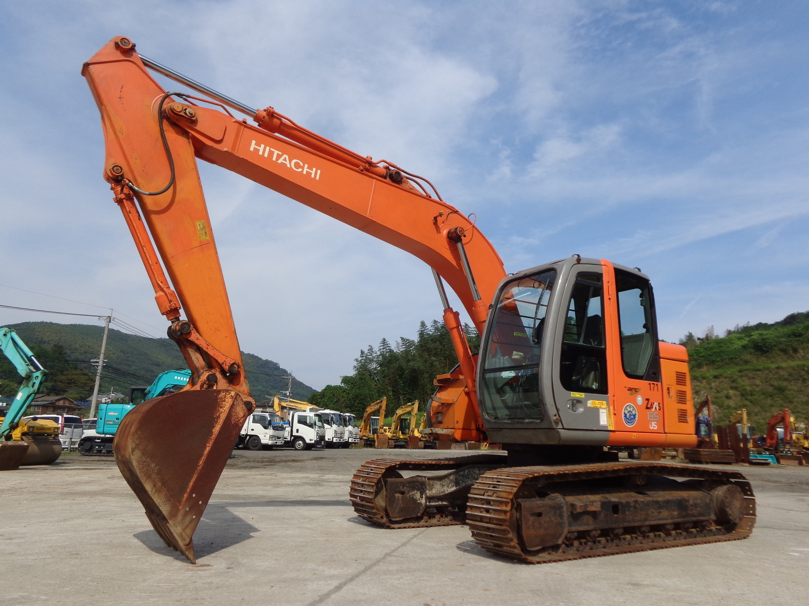 Used Construction Machine Used HITACHI HITACHI Excavator 0.4-0.5m3 ZX135US