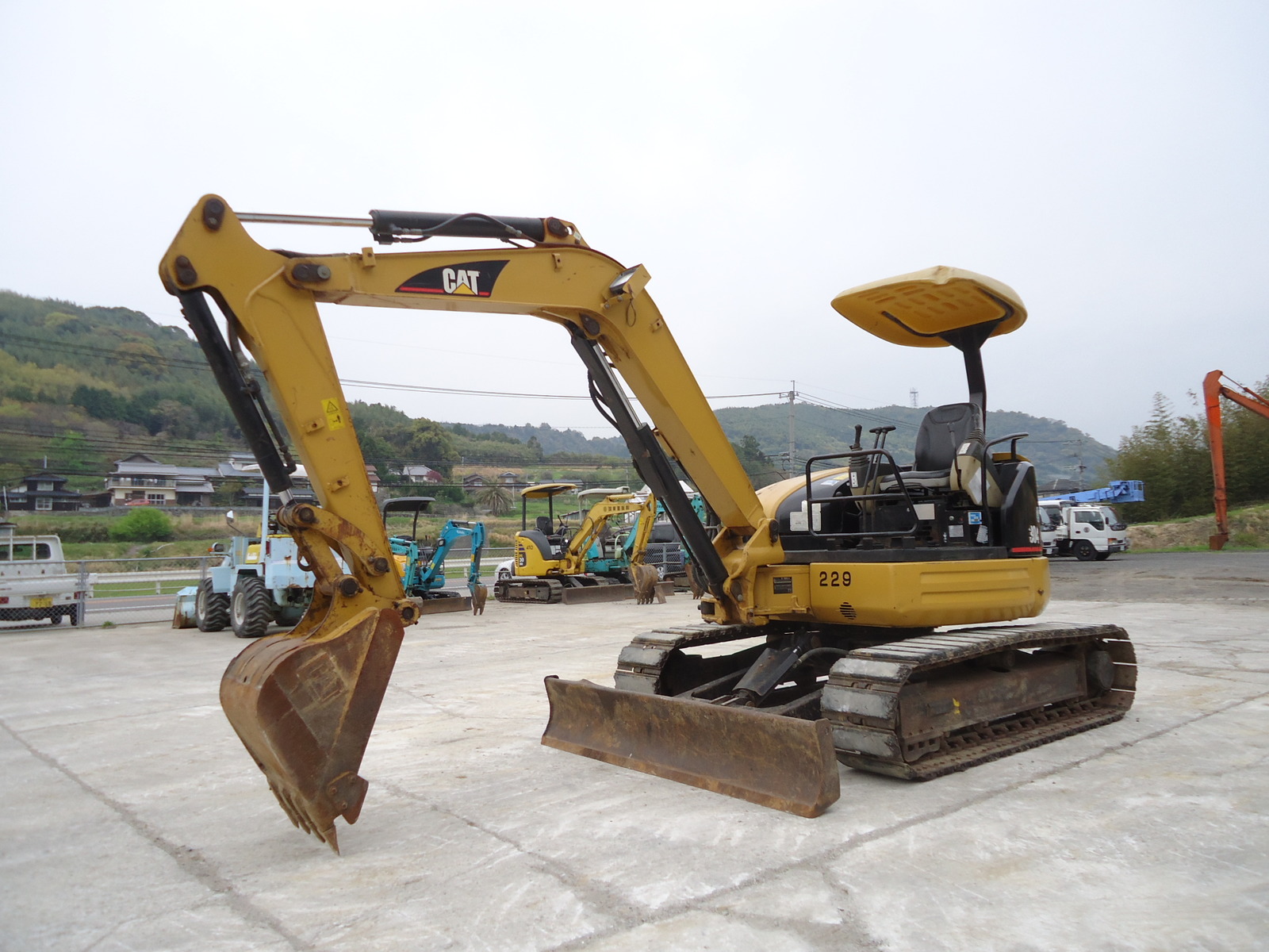 Used Construction Machine Used CAT CAT Excavator 0.2-0.3m3 304CR