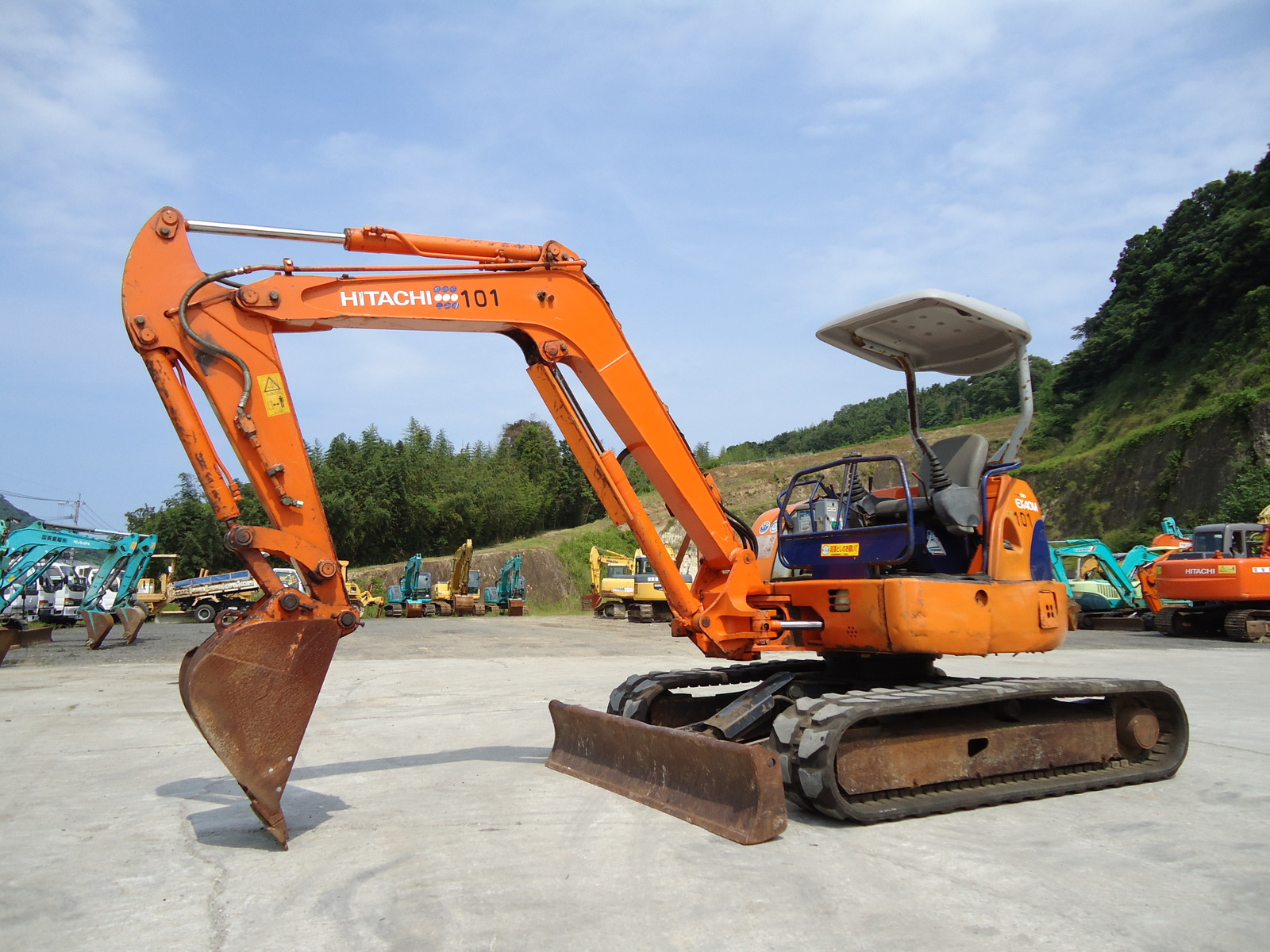 Used Construction Machine Used HITACHI HITACHI Excavator 0.2-0.3m3 EX40U