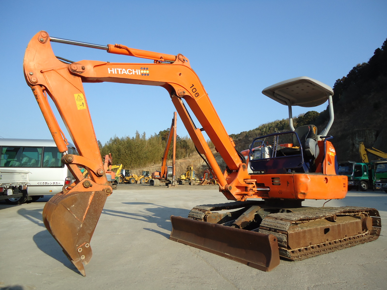 Used Construction Machine Used HITACHI HITACHI Excavator 0.2-0.3m3 EX40U