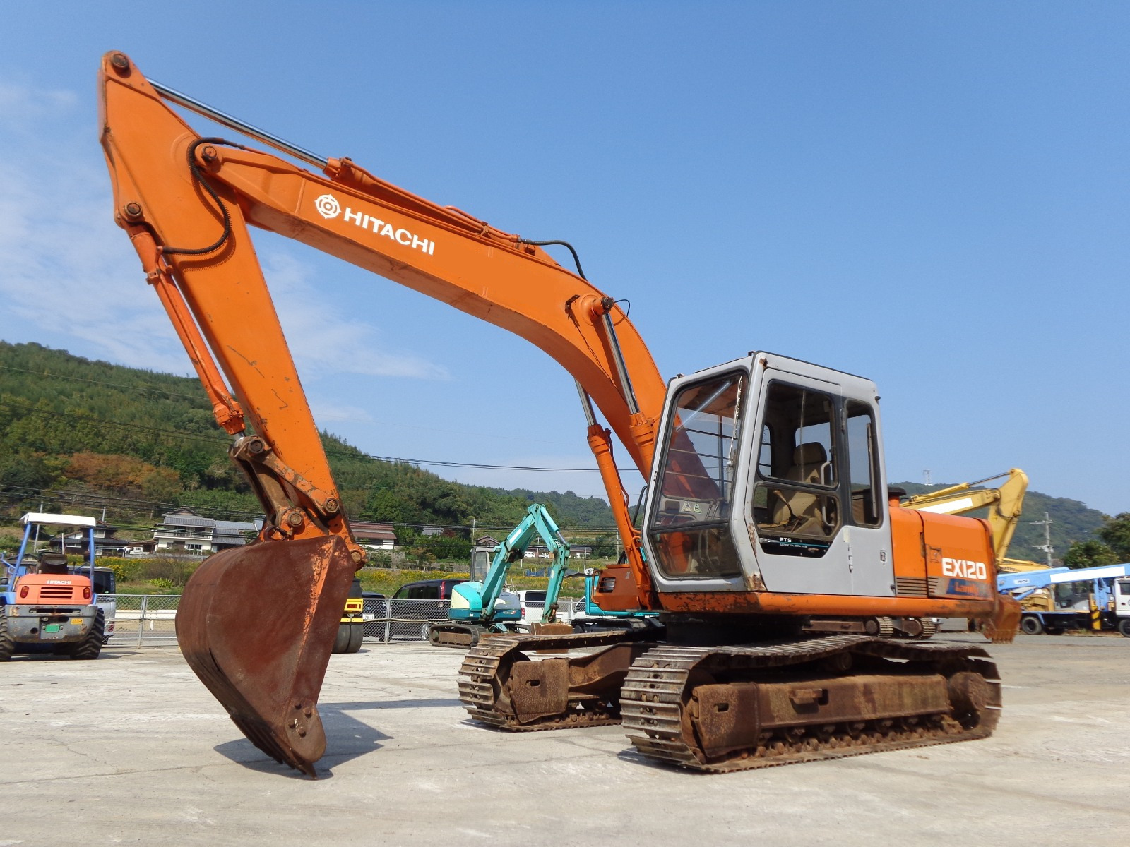 Used Construction Machine Used HITACHI HITACHI Excavator 0.4-0.5m3 EX120