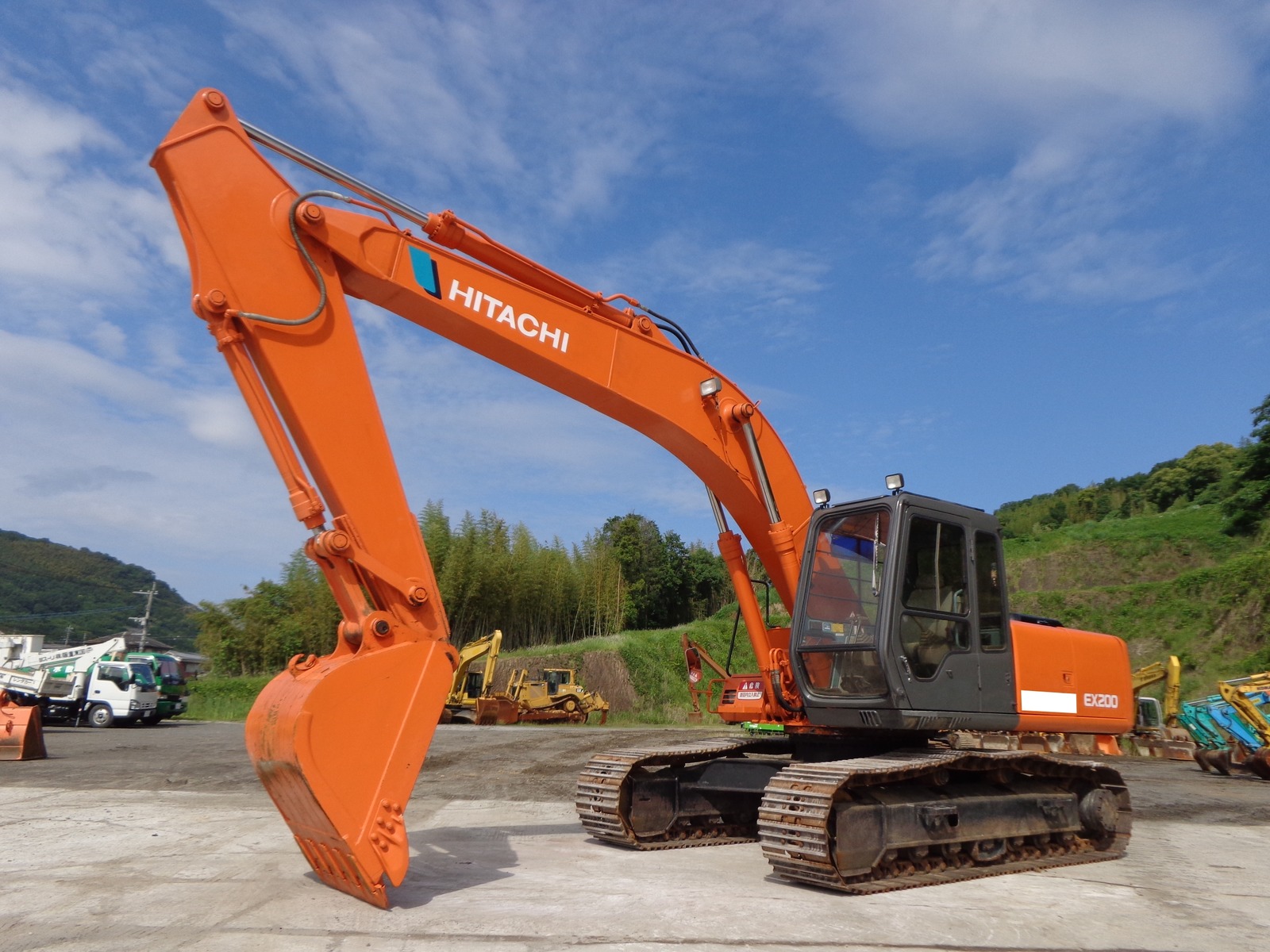 中古建設機械 中古 日立建機 HITACHI 油圧ショベル・バックホー ０．７－０．９立米 EX200-3