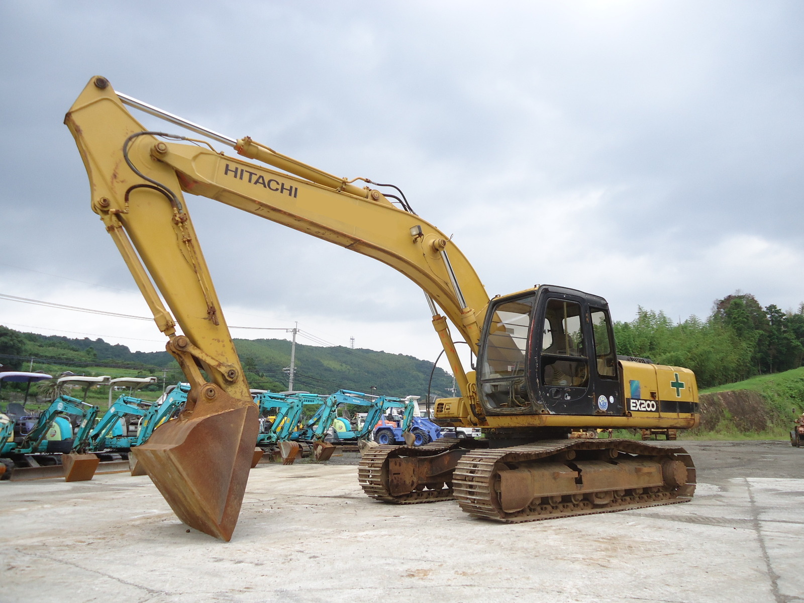 中古建設機械 中古 日立建機 HITACHI 油圧ショベル・バックホー ０．７－０．９立米 EX200-5