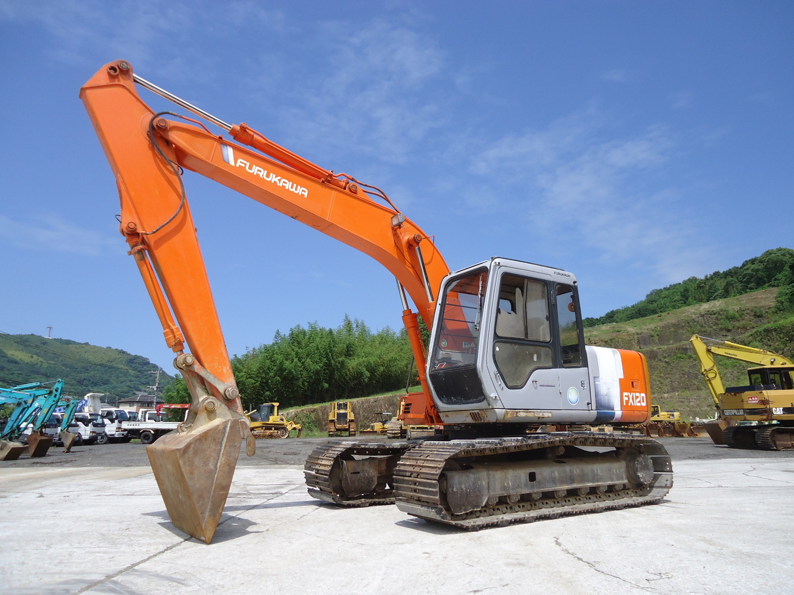 Used Construction Machine Used FURUKAWA FURUKAWA Excavator 0.4-0.5m3 FX120-2