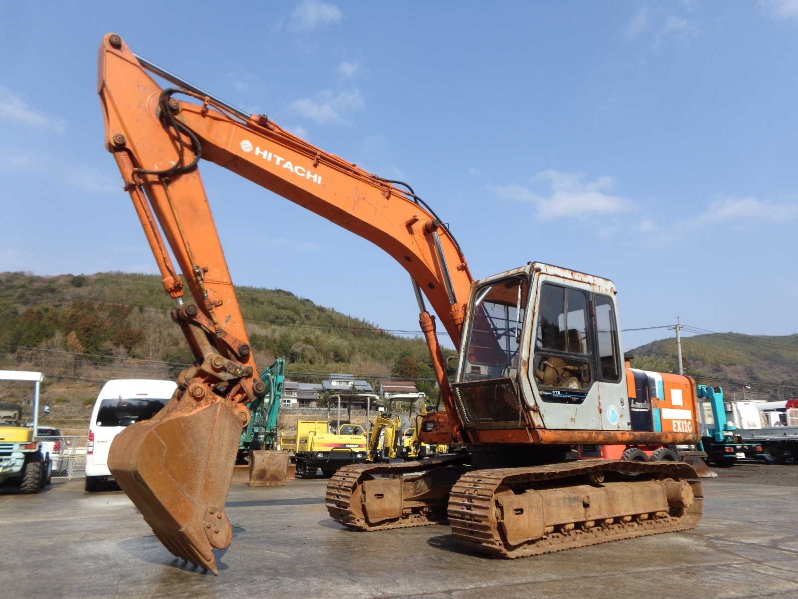 中古建設機械 中古 クボタ KUBOTA 油圧ショベル・バックホー ０．４－０．５立米 KH-120