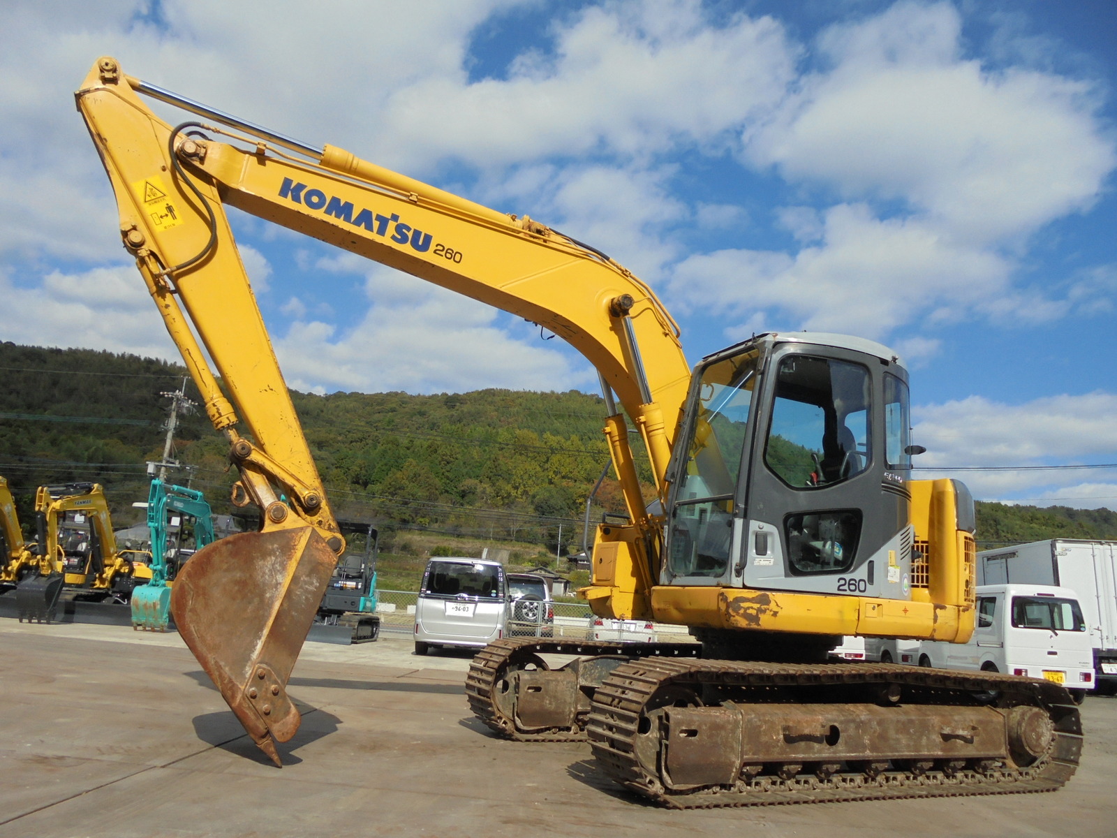 中古建設機械 中古 コマツ KOMATSU 油圧ショベル・バックホー ０．４－０．５立米 PC128US-2E1