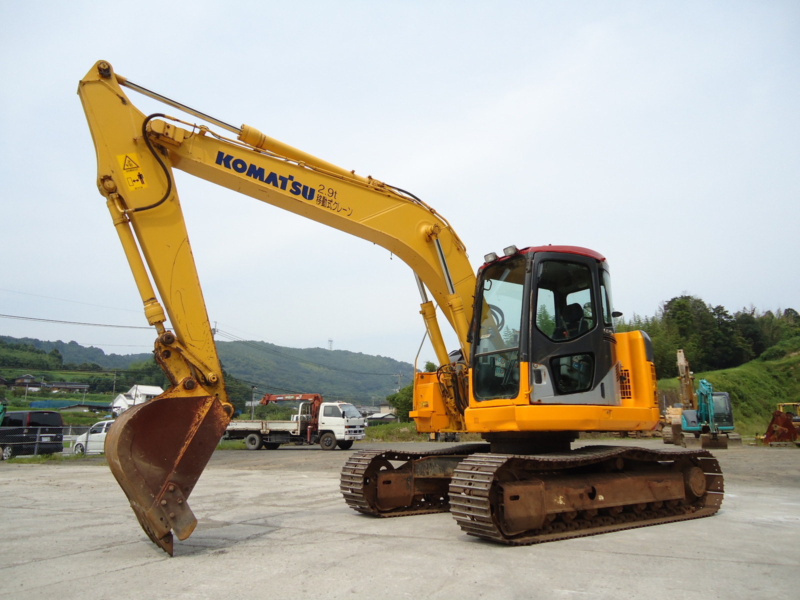 中古建設機械 中古 コマツ KOMATSU 油圧ショベル・バックホー ０．４－０．５立米 PC128US-2E1