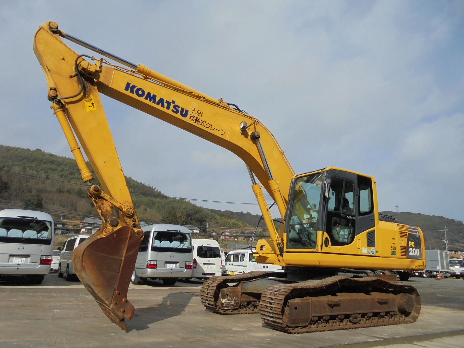 中古建設機械 中古 コマツ KOMATSU 油圧ショベル・バックホー ０．７－０．９立米 PC200-8N1