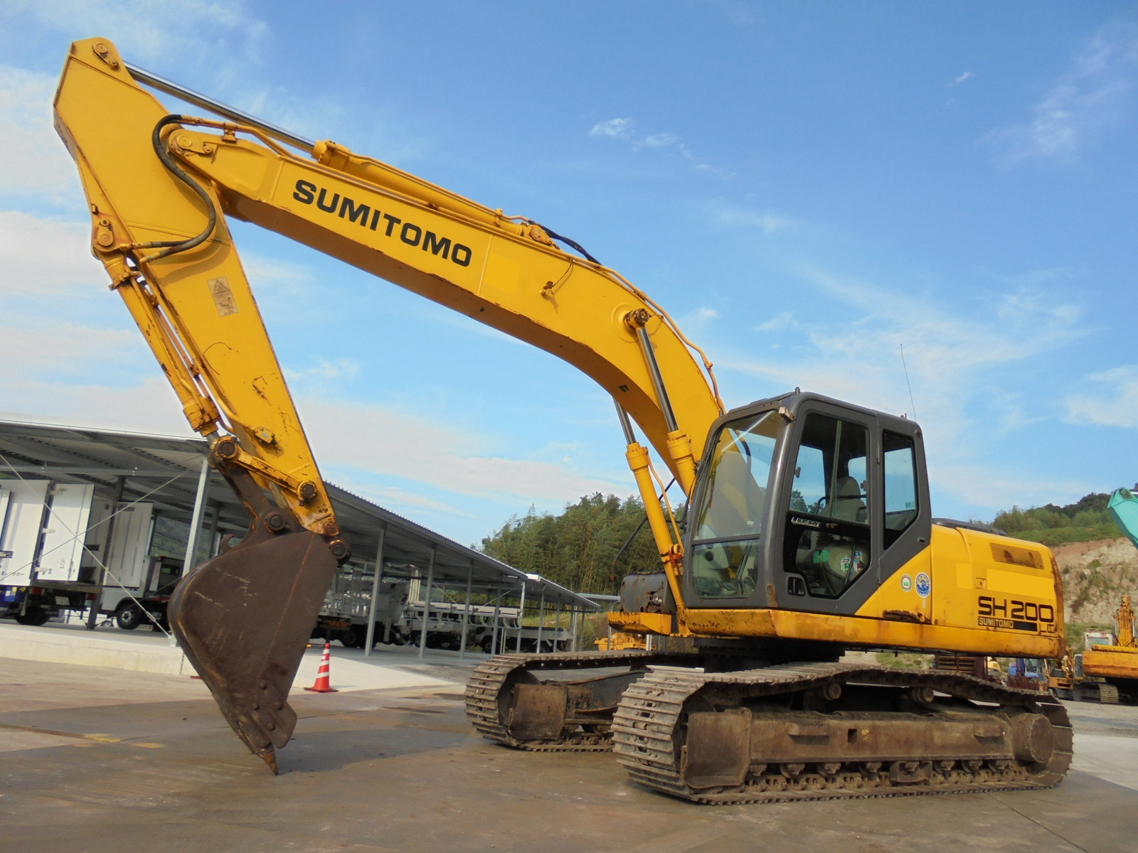 中古建設機械 中古 住友建機 SUMITOMO 油圧ショベル・バックホー ０．７－０．９立米 SH200LC-5