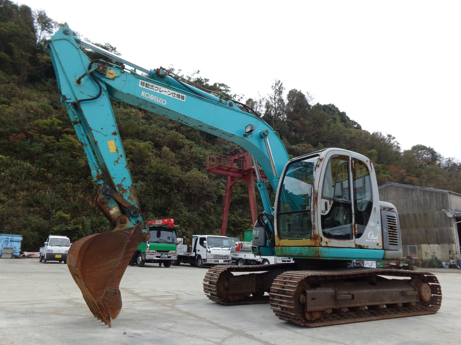 中古建設機械 中古 神鋼コベルコ建機 KOBELCO 油圧ショベル・バックホー ０．４－０．５立米 SK135SR-1E