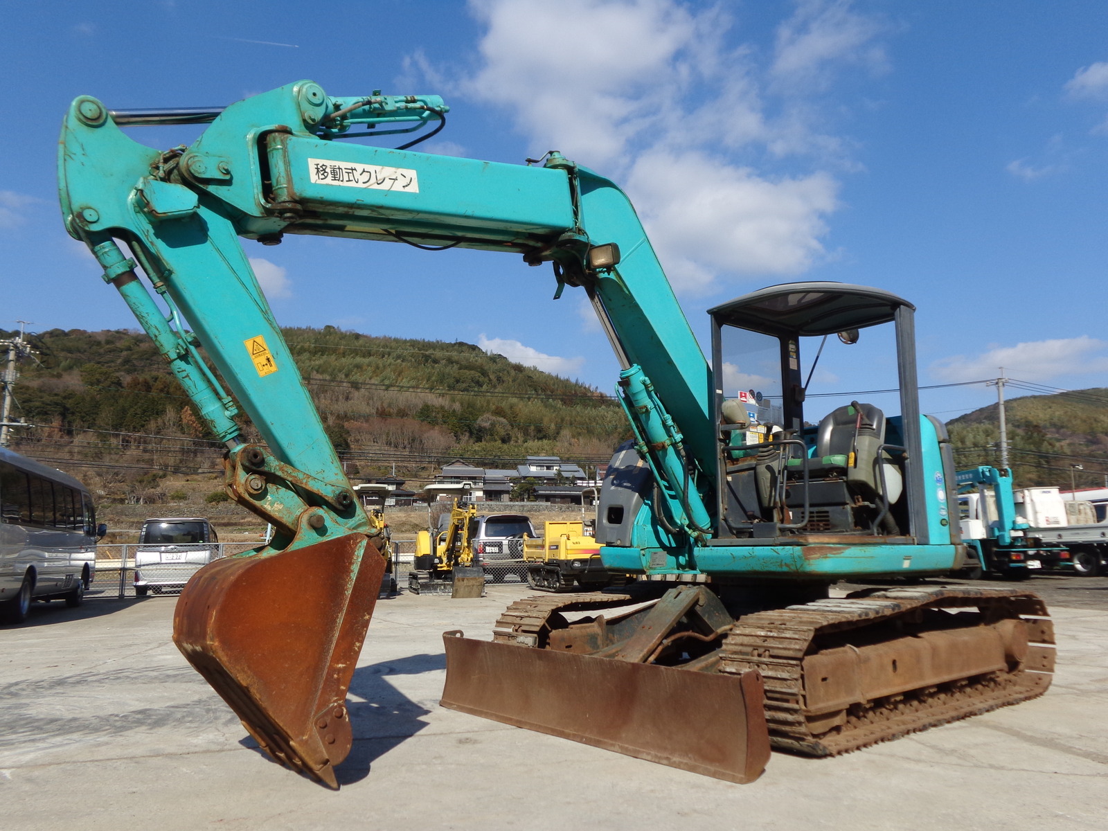 中古建設機械 中古 コベルコ建機 KOBELCO 油圧ショベル・バックホー ０．２－０．３立米 SK75UR-3ES