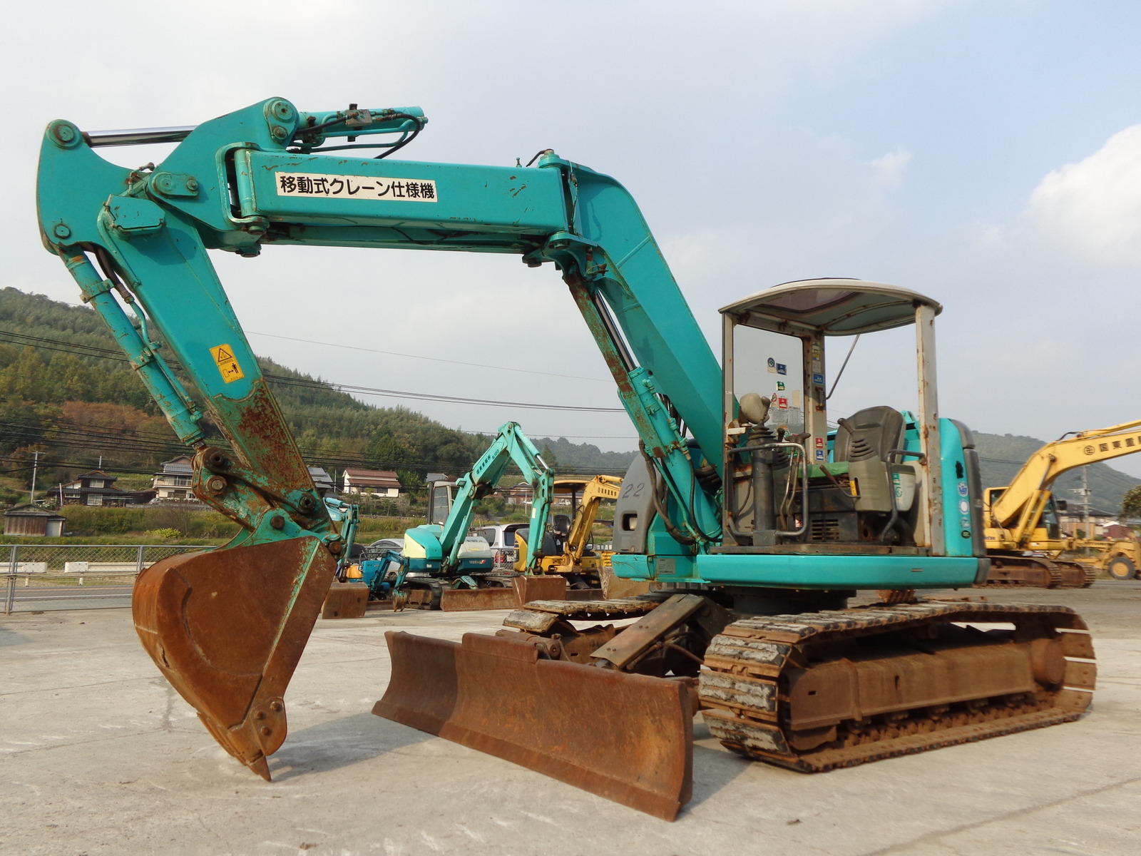 中古建設機械 中古 コベルコ建機 KOBELCO 油圧ショベル・バックホー ０．２－０．３立米 SK75UR-3E