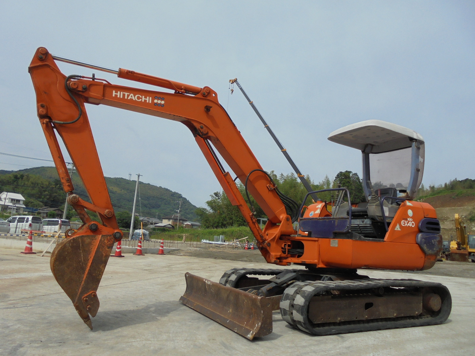 Used Construction Machine Used HITACHI HITACHI Excavator 0.2-0.3m3 EX40-2