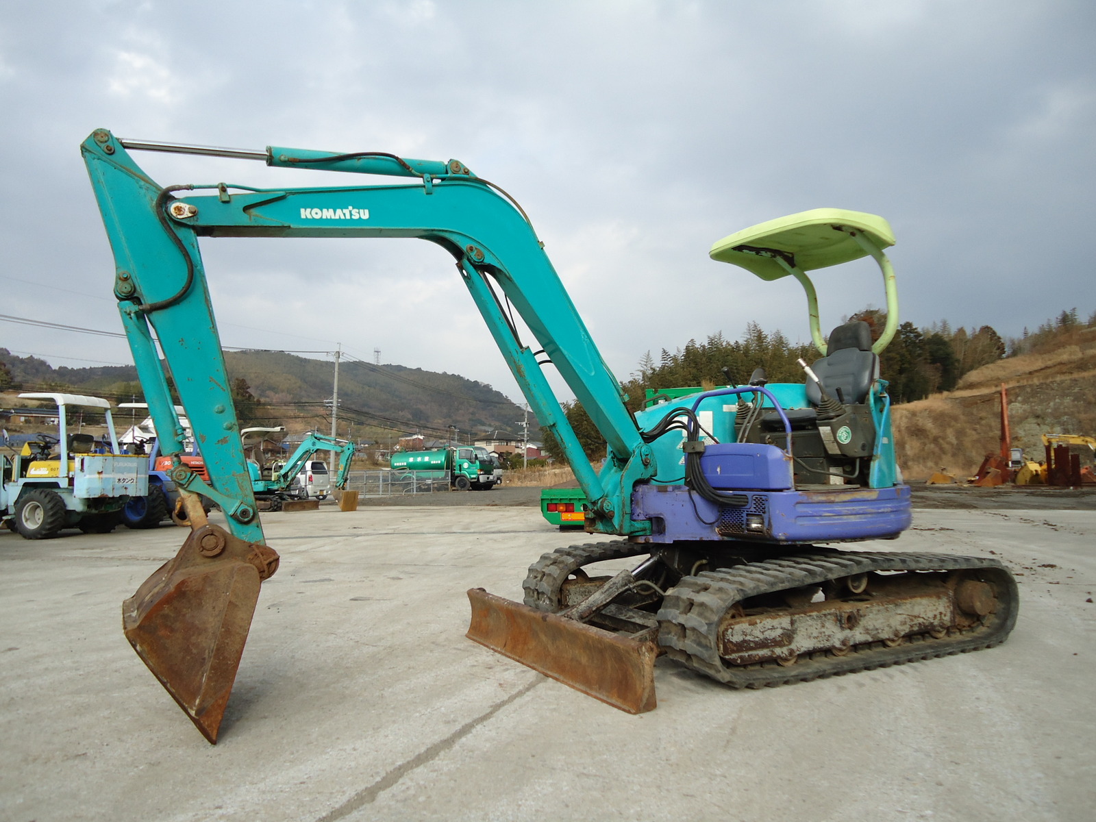 Used Construction Machine Used KOMATSU KOMATSU Excavator 0.2-0.3m3 PC40FR-2