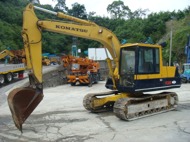 中古建設機械 中古 コマツ KOMATSU 油圧ショベル・バックホー ０．４－０．５立米 PC100-3